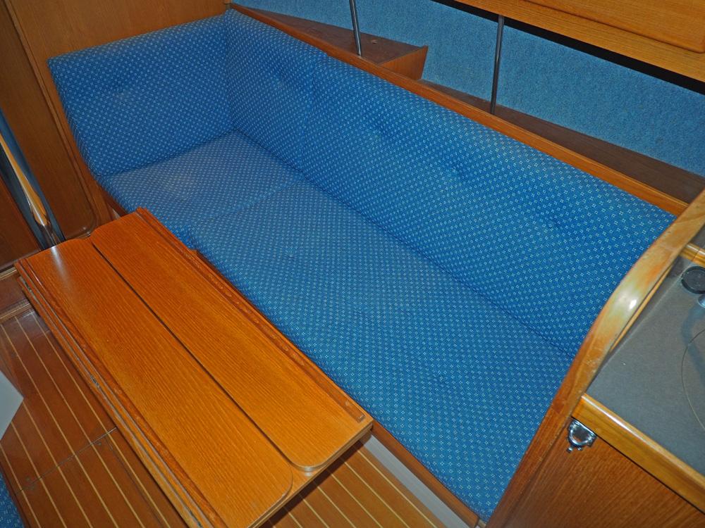 Saloon, Accommodation